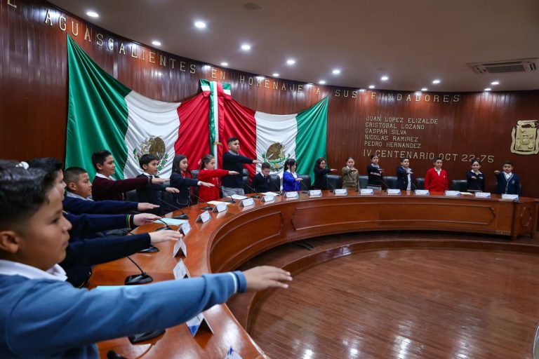 Celebran sesión de Cabildo Infantil y Juvenil en Aguascalientes 