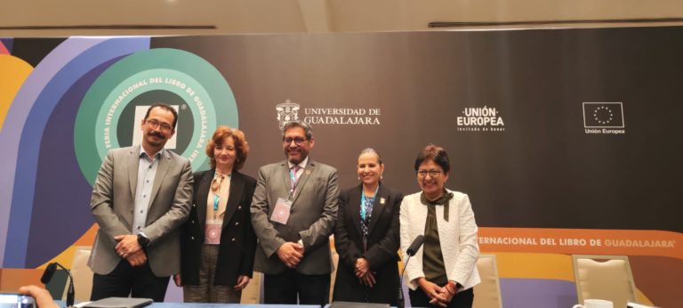 Rectora de la UAA participó en foro de la FIL 