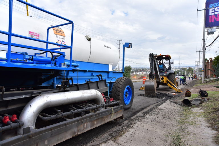 Ayuntamiento de Aguascalientes avanza en la rehabilitación de blvd. Juan Pablo II 