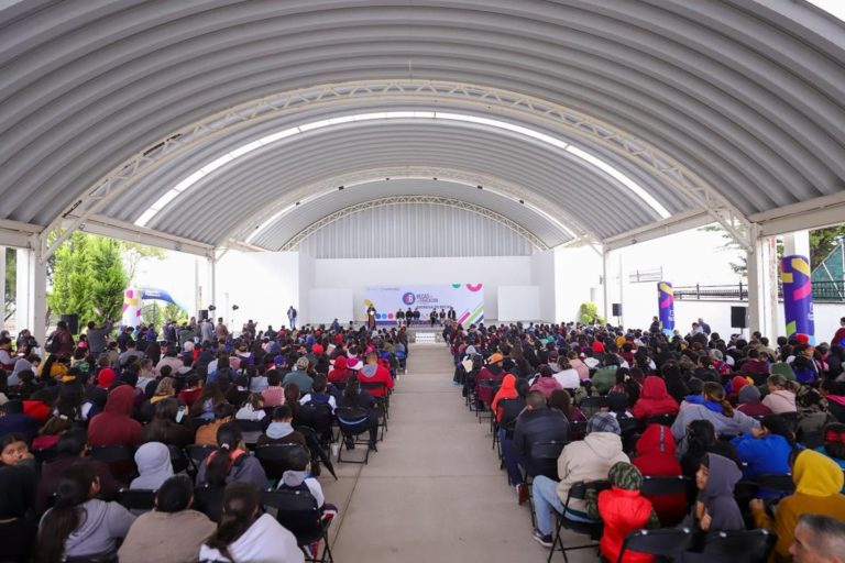 Gobierno del Estado entregó más de 6 mil becas a estudiantes de Aguascalientes y Calvillo 