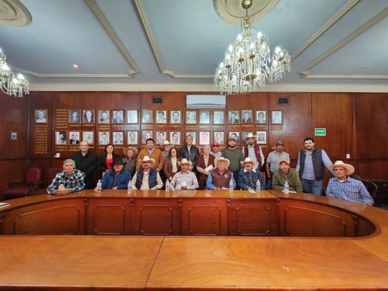 Antonio Arámbula se reunió con integrantes de la Asociación Ganadera Local en Aguascalientes