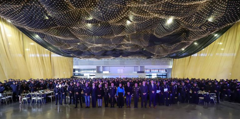 En el marco del Día del Policía, la gobernadora entregó reconocimientos y medallas al mérito policial