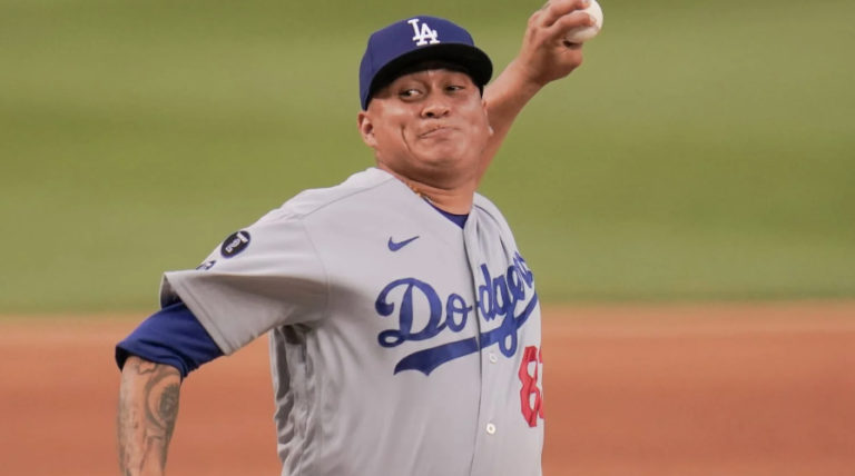 El pitcher mexicano Víctor González llega a Yankees por intercambio con Dodgers