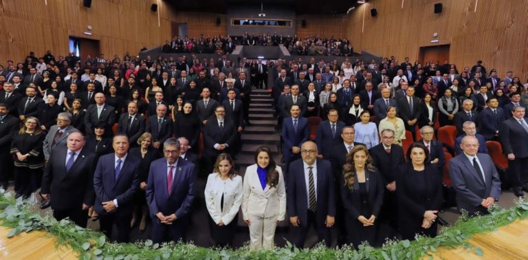 Tere Jiménez asistió al Primer Informe de la rectora de la UAA