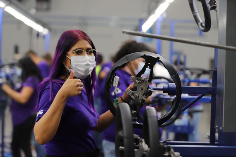Mujeres rompen esquemas laborales en Aguascalientes