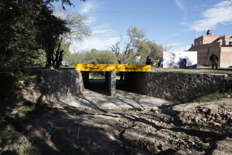 Construyen puente en el Chaveño, Aguascalientes