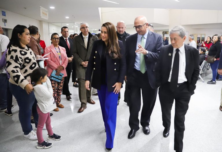 Tere Jiménez visitó las instalaciones del Hospital Hidalgo de Aguascalientes