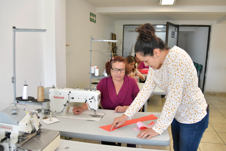 DIF estatal de Aguascalientes ofrece talleres gratuitos para mujeres que deseen aprender un oficio 