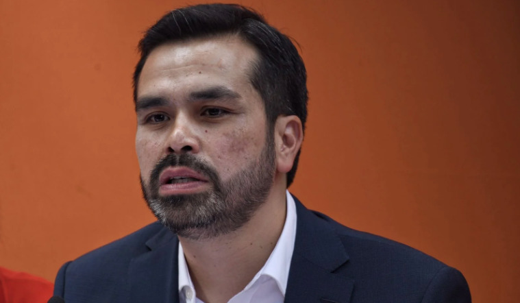 Alito Moreno califica de “caricatura” la candidatura presidencial de Álvarez Máynez 