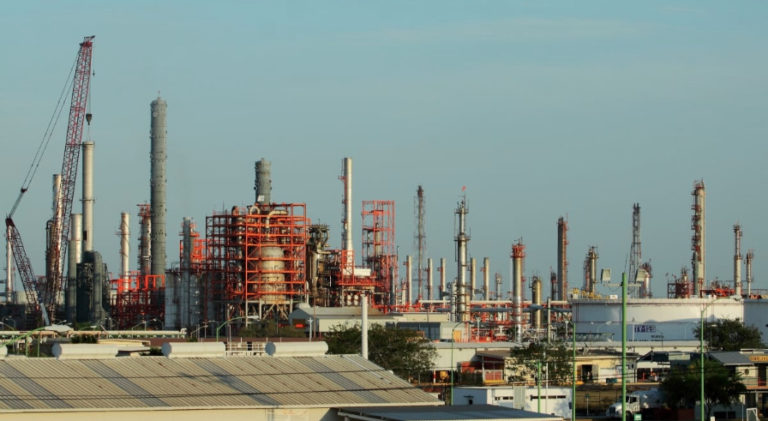 Nuevo León demanda a refinería de Cadereyta que baje contaminantes o que cierre 