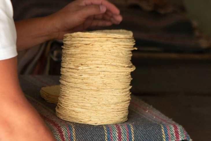 AMLO promete que el precio de la tortilla no aumentará en 2024 