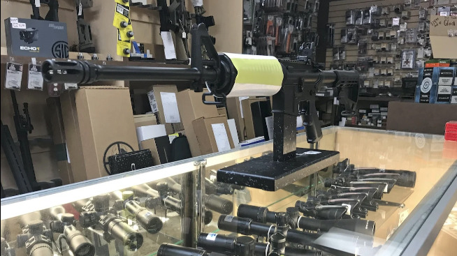 Corte de EU abre posibilidad a demanda de México contra fabricantes de armas 