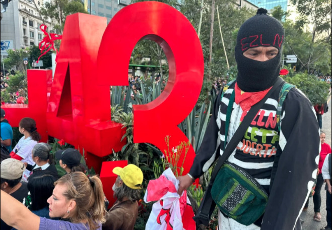 AMLO critica la liberación de ocho militares vinculados al caso Ayotzinapa