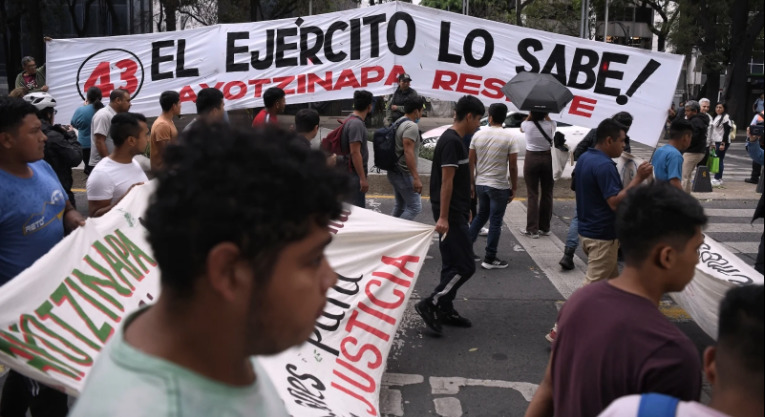 Prohíben a militares liberados implicados en caso Ayotzinapa acercarse a Guerrero y a víctimas
