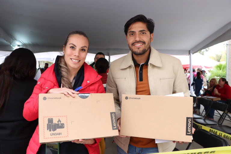 Entrega de computadoras a maestros de Aguascalientes registra un avance del 75 por ciento