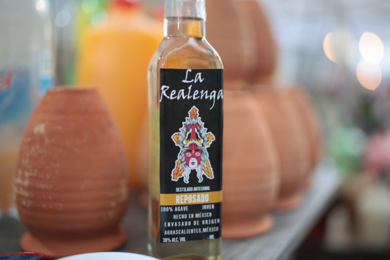 Ampliar la denominación de origen del mezcal no es fácil: Esaú Garza