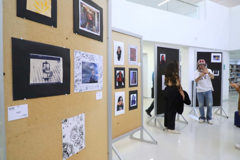 Estudiantes de la UAA invitan a conocer la muestra fotográfica “Mire y no pregunte”