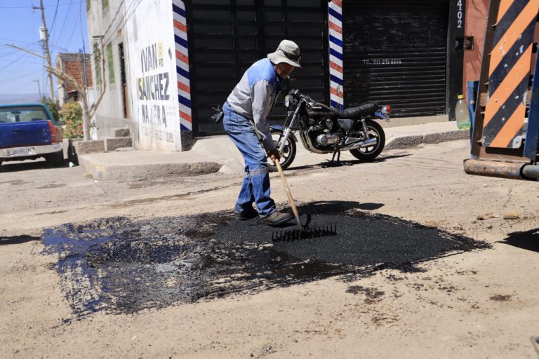 Implementa municipios trabajos de bacheo intensivo en la ciudad de Aguascalientes