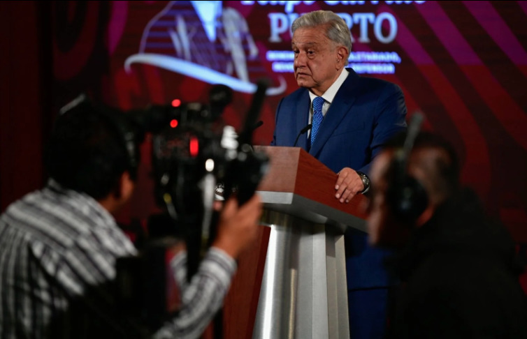 AMLO califica de “desesperación” el apoyo del PRI a su reforma de pensiones