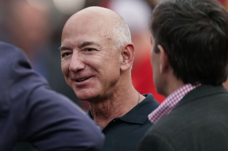 Jeff Bezos vende acciones de Amazon valoradas en 2 mmdd