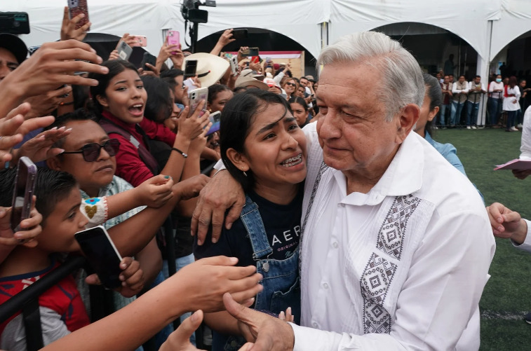 “Le voy a entregar la banda presidencial a alguien que piensa como yo”: AMLO