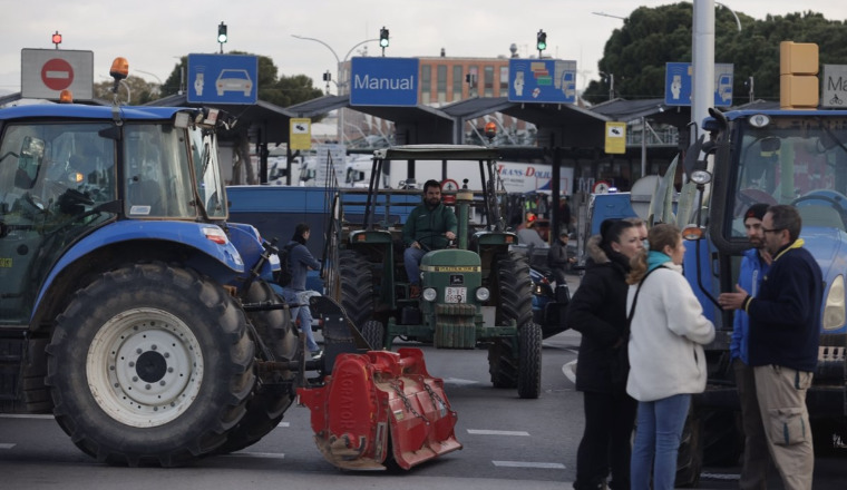 Agricultores de 10 países unen fuerzas, y tractores, contra la política agraria de la UE