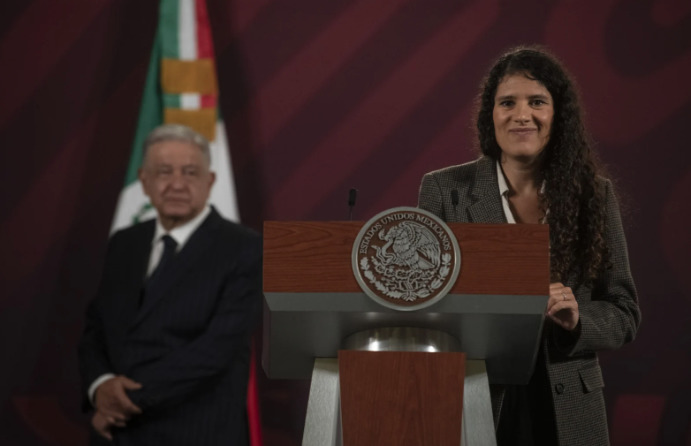 AMLO designa a Bertha Alcalde como nueva titular del ISSSTE