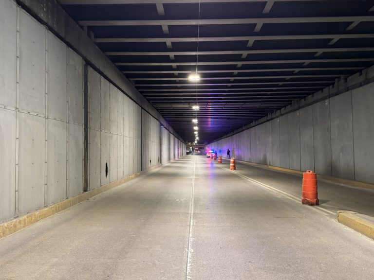 Municipio de Aguascalientes trabaja en mejorar iluminación de bajo puentes