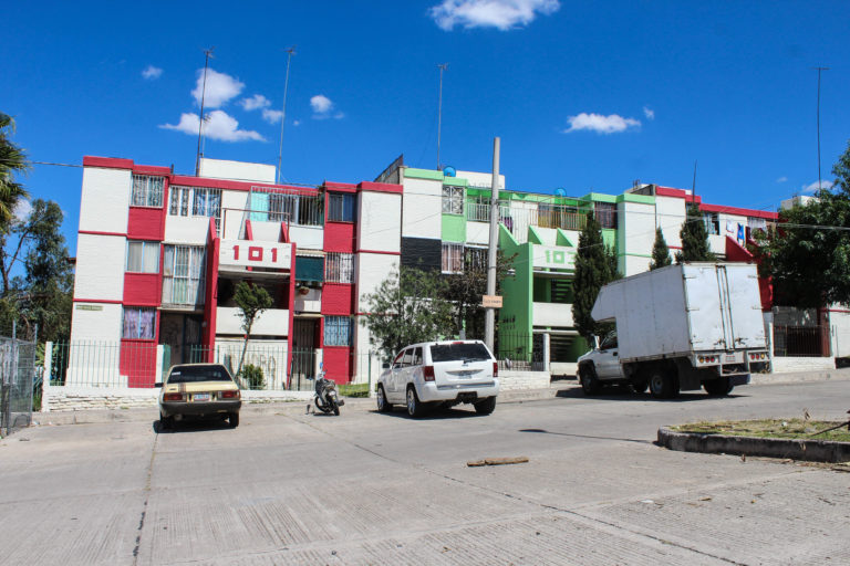 Con reforma INFONAVIT volverá a ser constructor de vivienda popular