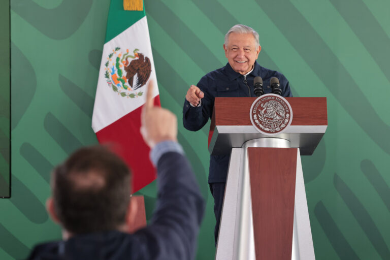 Hay que garantizar la libertad por encima de todo: AMLO