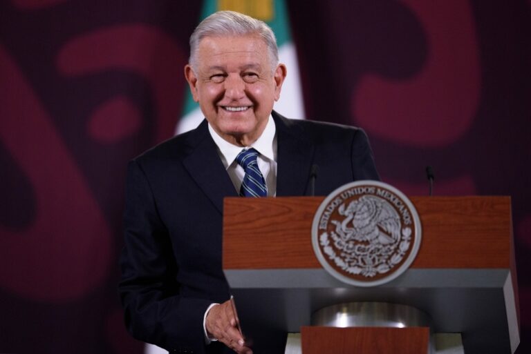 Lázaro Cárdenas hizo un gobierno del pueblo con campesinos y obreros: AMLO