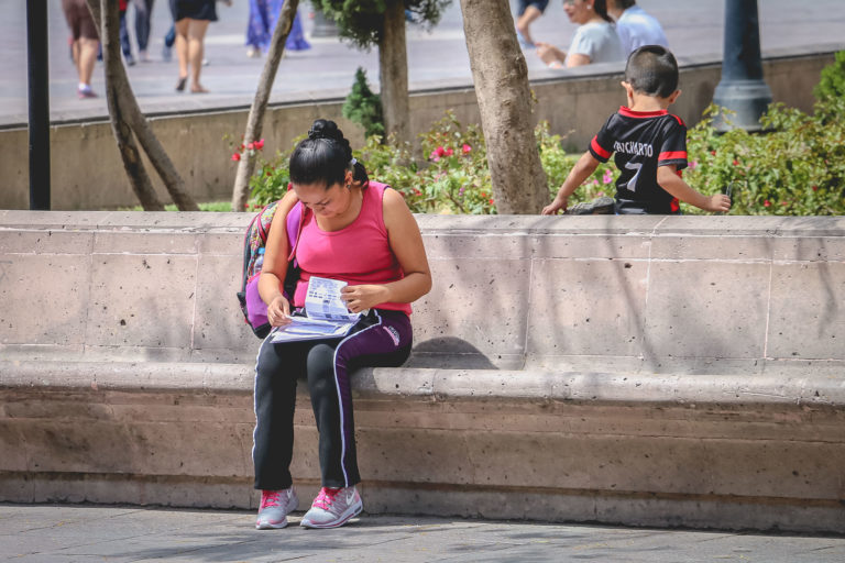 Persisten estereotipos de género para el crecimiento profesional de las mujeres