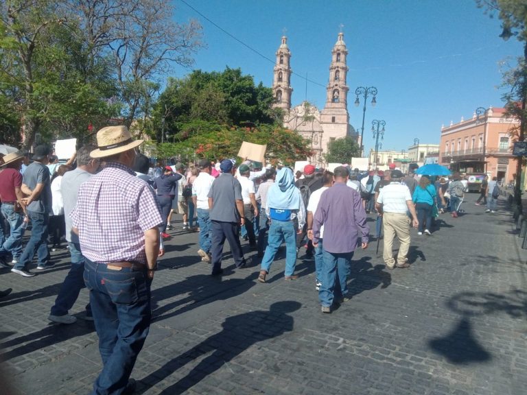 Nos quieren quitar el derecho a manifestarnos, asegura dirigente de sindicato de trabajadores federales
