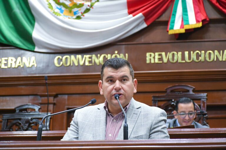 No hay forma de “meterle mano al cajón”, asegura Adán Valdivia