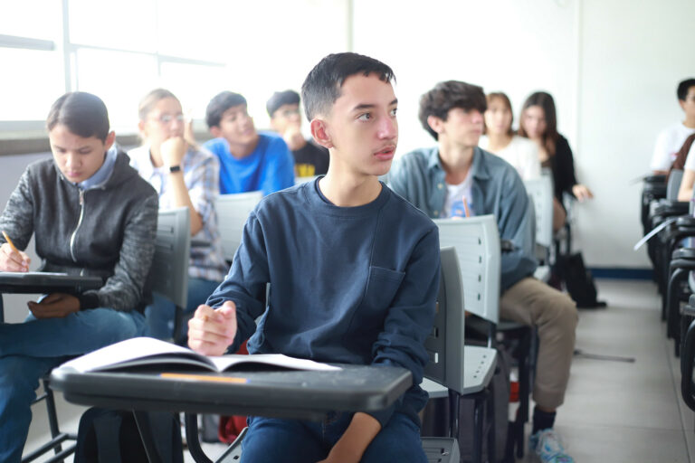 Priorizan las necesidades de la industria en educación para jóvenes en Aguascalientes