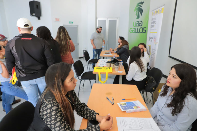 UAA acerca ofertas de trabajo a sus estudiantes