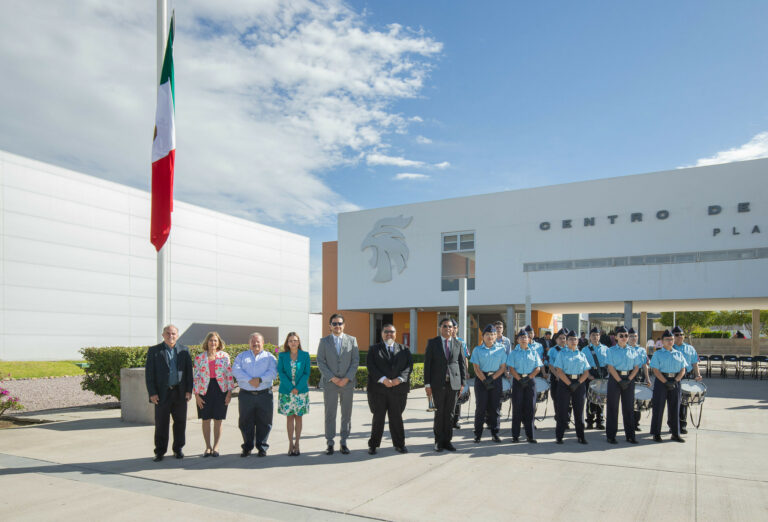 Yesenia Pinzón recuerda legado de Benito Juárez 