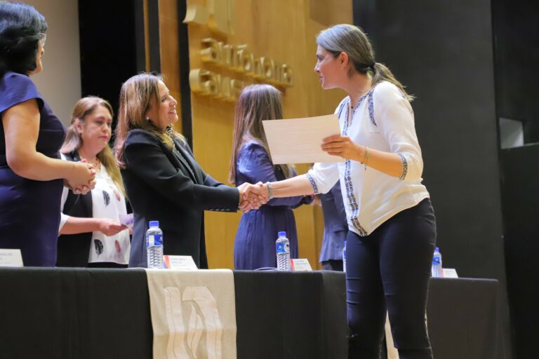 UAA reconoce e impulsa el trabajo de mujeres científicas