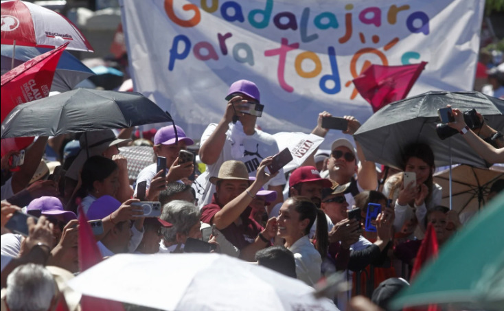 Claudia Sheinbaum ofrece “romper las cadenas de la corrupción” en Jalisco