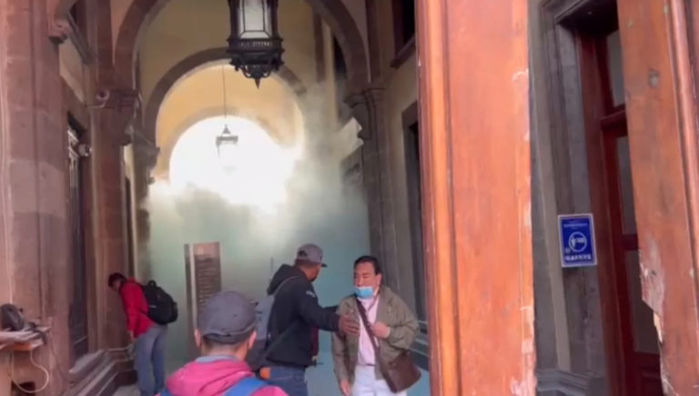 Sheinbaum repudia portazo de normalistas de Ayotzinapa en Palacio Nacional: “no es correcto”