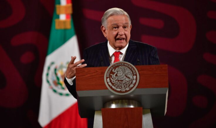 AMLO pide al policía que mató a normalista de Ayotzinapa que se entregué