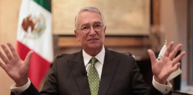 No cederemos a la extorsión; por eso no aceptamos ningún descuento: Salinas Pliego 