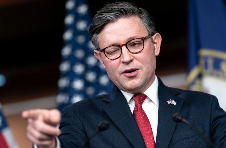 AMLO mima a los cárteles: Mike Johnson 