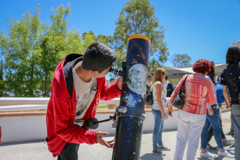 IEA emite recomendaciones para poder apreciar el eclipse sin riesgos 