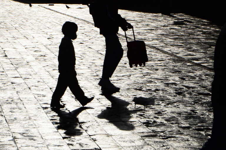 Padres de familia son los indicados para hacer operativo mochila: IEA