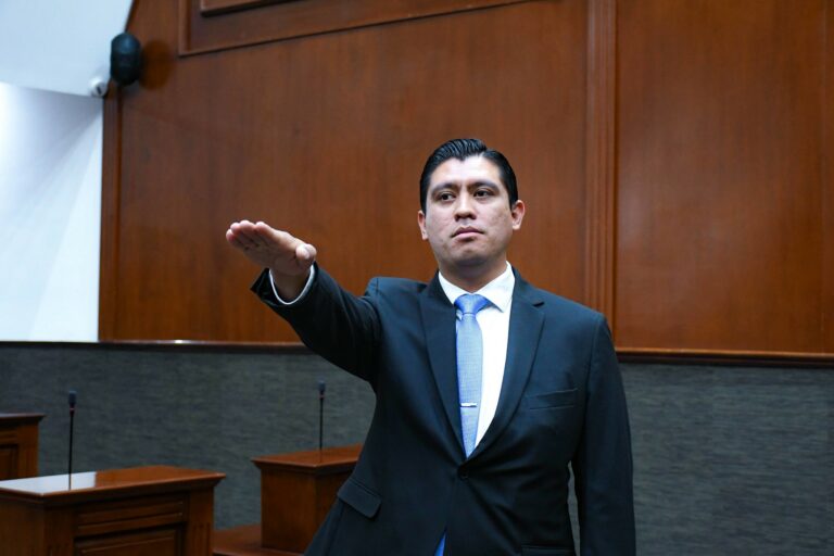 Juan Palafox rindió protesta como presidente de la Comisión de Asuntos Electorales 