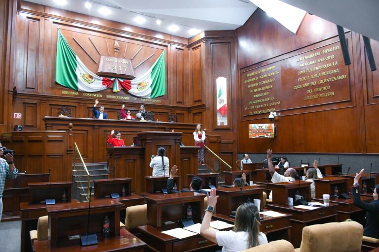 Legislatura se queda con menos legisladores por las campañas