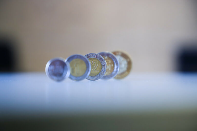 Con esfuerzo y planeación, las personas pueden alcanzar la “libertad financiera” 