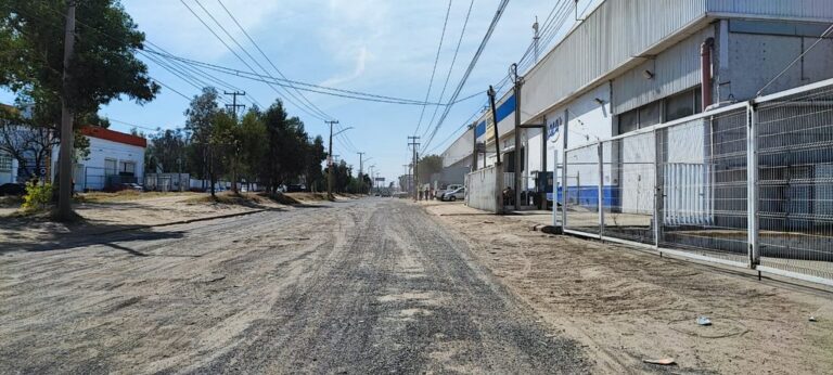 Cierres viales en Ciudad Industrial por colocación de pavimento hidráulico
