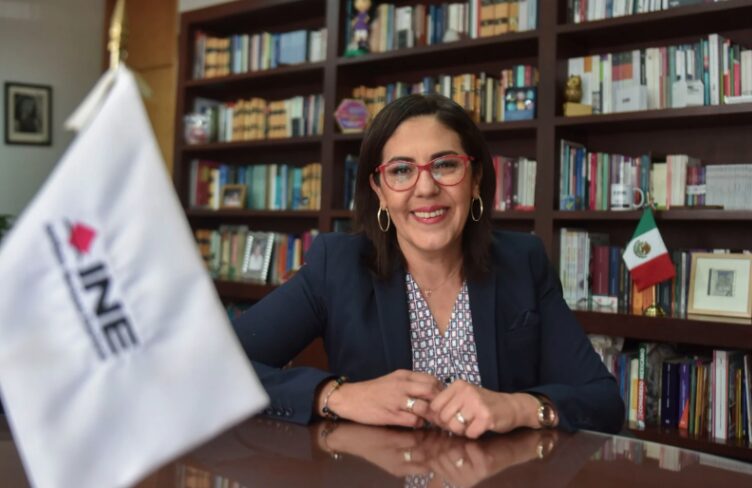 Es delicado que el presidente rete al Estado de derecho: Comisión de Quejas del INE 